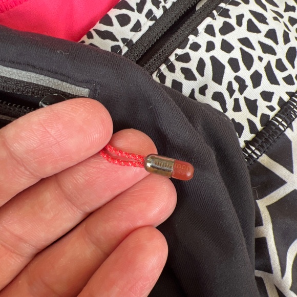 Lululemon Size 2 Shorts - Picture 14 of 14